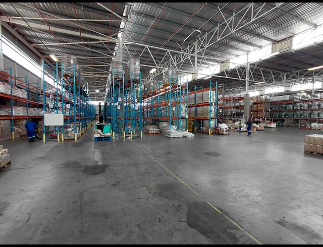 7,838M² WAREHOUSE TO LET IN CLAYVILLE